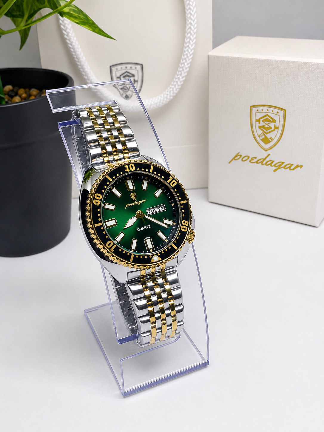 POEDAGAR 682 Montre-bracelet de luxe pour homme sport, quartz, lumineuse, étanche, calendrier de la semaine, acier inoxydable.
