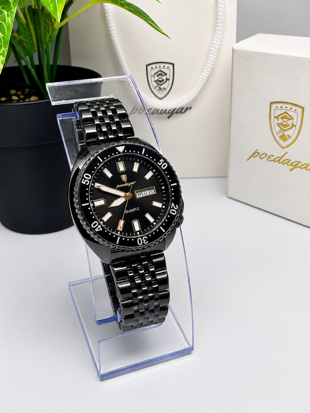 POEDAGAR 682 Montre-bracelet de luxe pour homme sport, quartz, lumineuse, étanche, calendrier de la semaine, acier inoxydable.